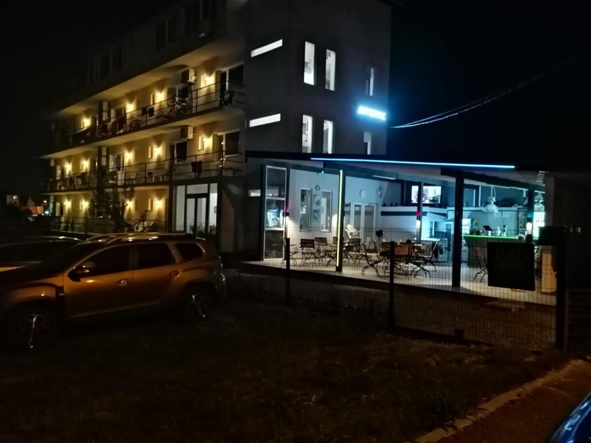 Autentic Boutikue Костинешти Экстерьер фото